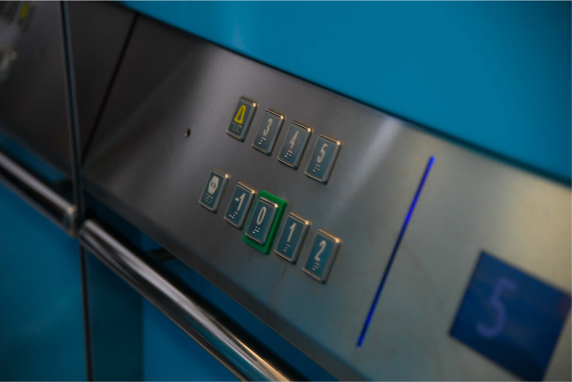 kontrolna tabla u liftu