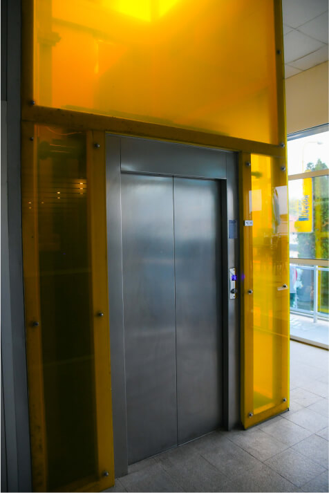 zatvoren lift