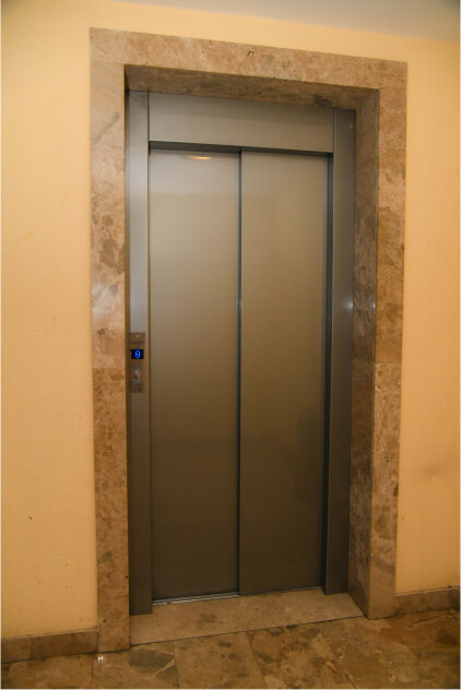 zatvorena vrata lifta